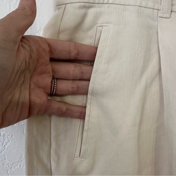 Vintage Tommy Bahama Silk Bermuda Shorts Jorts Cream size US 4 Pleated - Picture 6 of 8